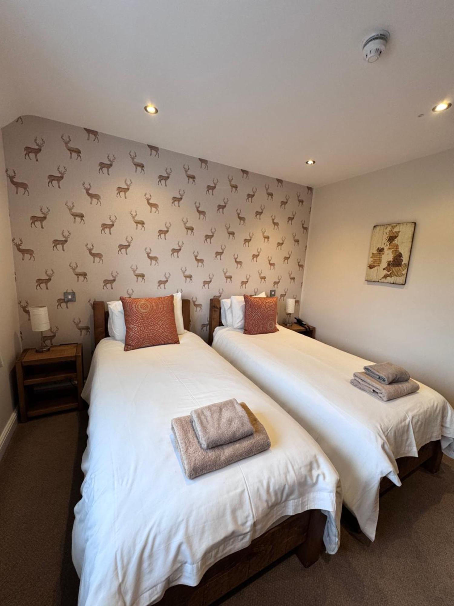 The White Hart Inn Алфретън Екстериор снимка