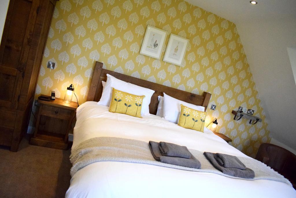 The White Hart Inn Алфретън Екстериор снимка