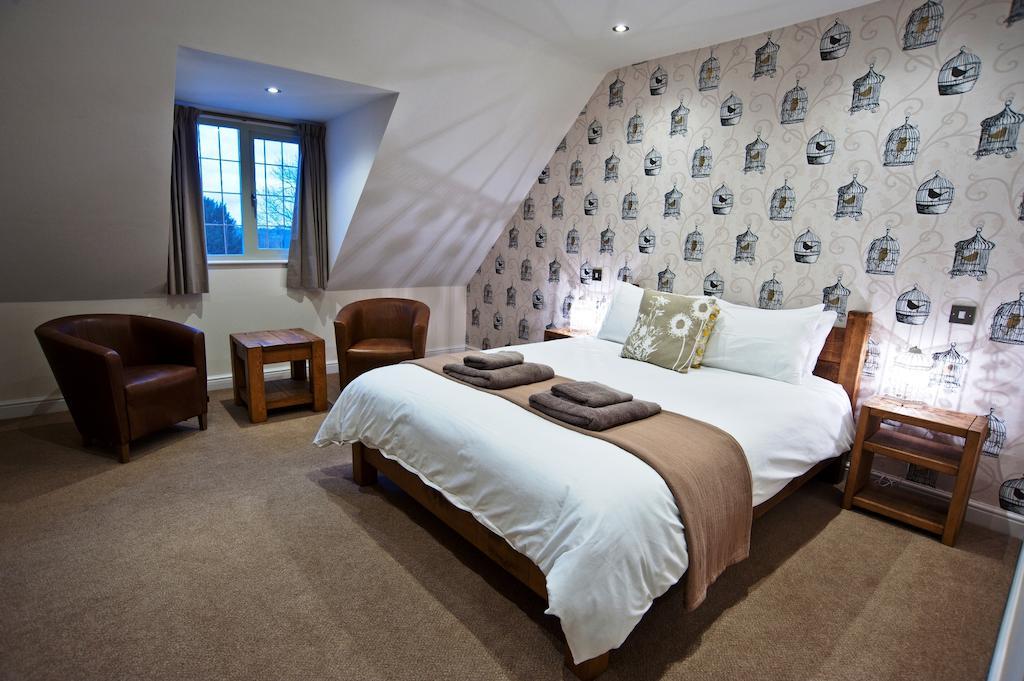 The White Hart Inn Алфретън Екстериор снимка
